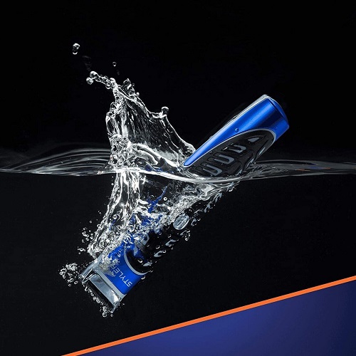 Gillette Fusion 5 ProGlide Styler Gift Set with Trimmer Razor Shaving Gel & Bag 1